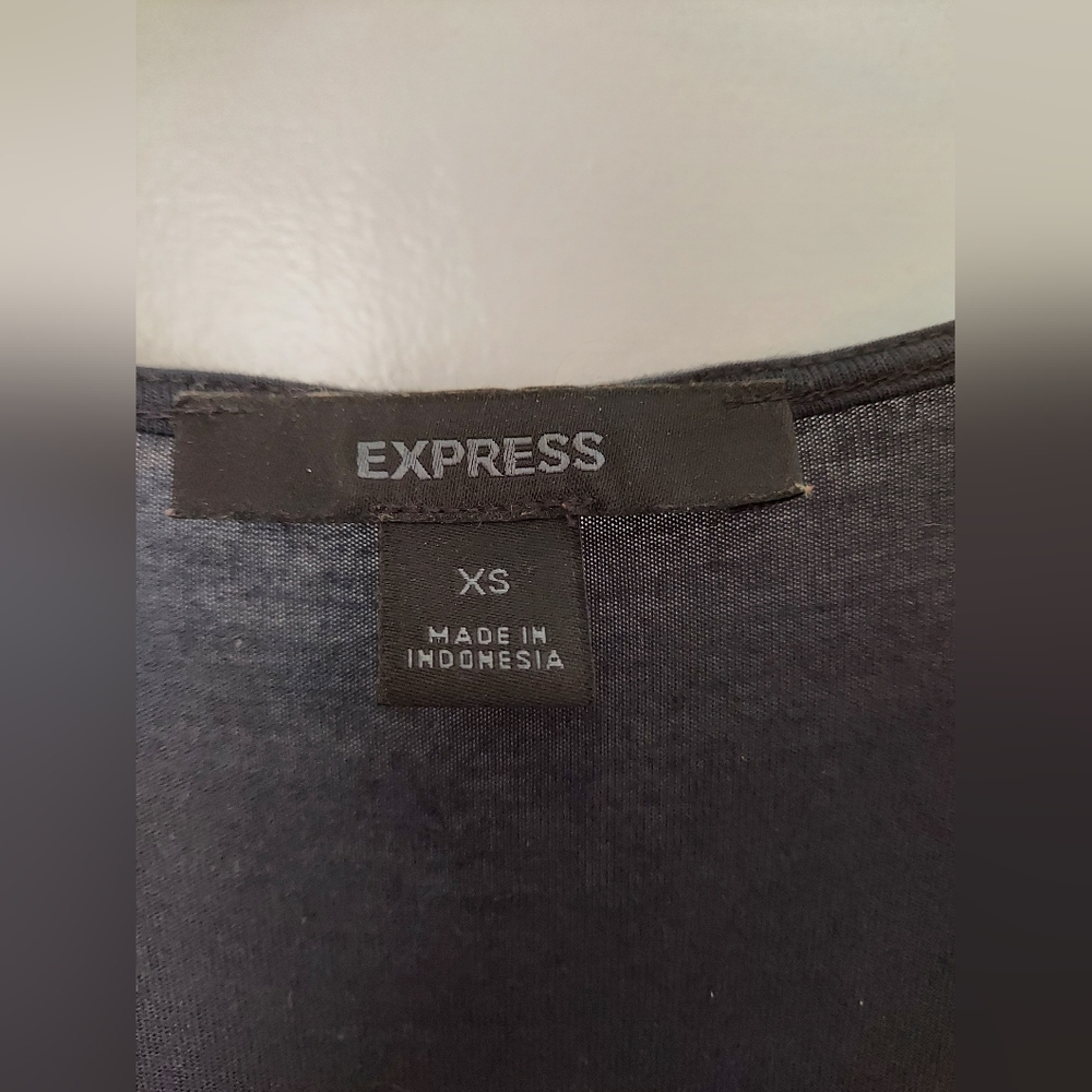 Express Top - Picture 2 of 5